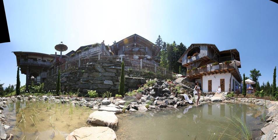 Hotel für 10 Personen, mit Garten und Terrasse sowie Pool - 1
