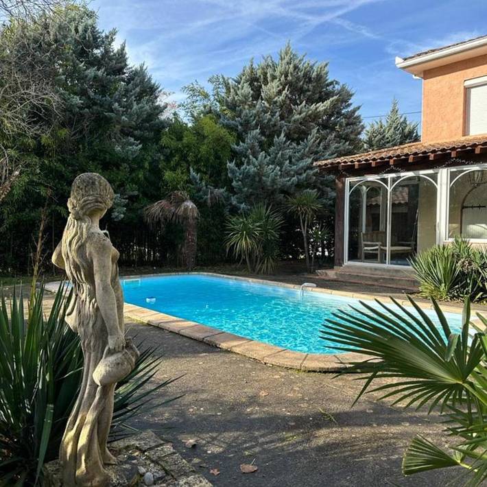 Maison de vacances pour 8 personnes, avec Balcon et Jacuzzi ainsi que Terrasse et Jardin