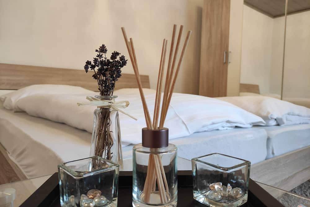 Ganze Wohnung, Luxuriöse Ferienwohnung mit Garten, Terrasse und Pool. in Sollenau, Wiener Neustadt (Land)