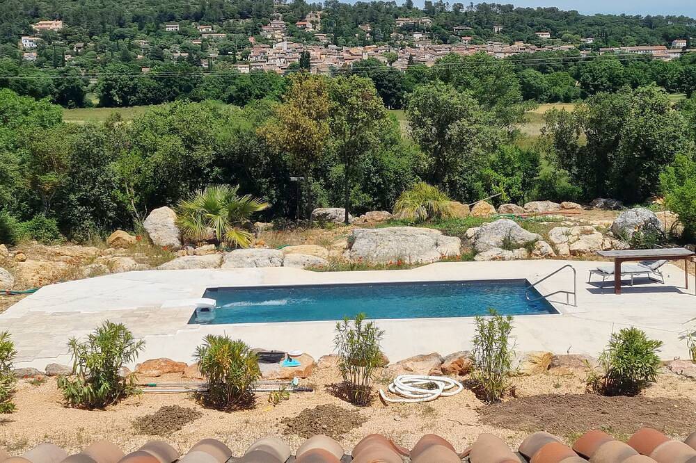 Large 3-bedroom single-storey villa with swimming pool in Camps-la-Source, Brignoles region