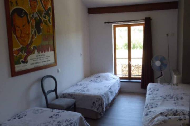 Gîte pour 5 personnes, avec Terrasse ainsi que Jardin et Piscine à Marsaz - 3