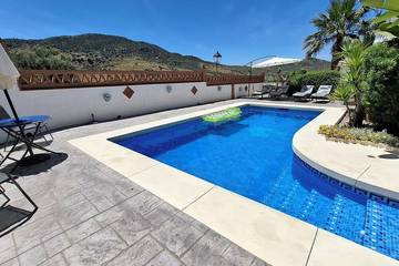 Casa rural para 6 personas, con jardín en Periana