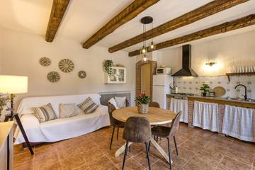 Villa With Pool for 4 People in Parlavà, Lower Empordà, Photo 4