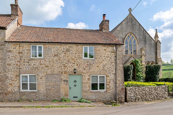 Villa for 5 people, with yard, with pets in England