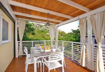 Camping für 6 Personen, mit Terrasse in Lanterna