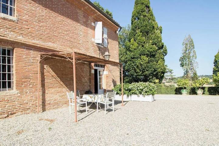 Maison de campagne pour 5 personnes, avec jardin et piscine à Drémil-Lafage