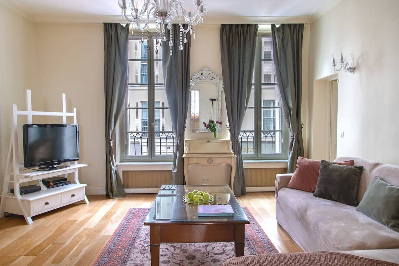 Appartement entier, Appartement de vacances pour 4 personnes in Tour Eiffel, Paris