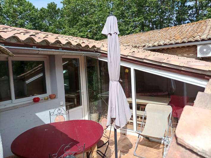 Gîte pour 4 personnes, avec piscine, adapté aux familles