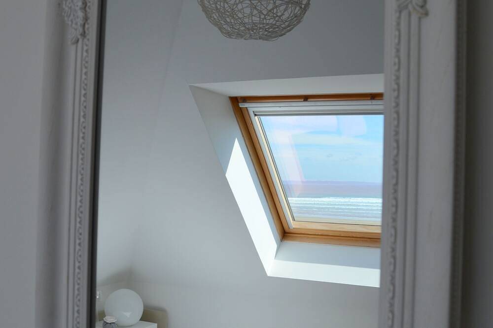 Entire apartment, Duplex apartment with large terrace facing the sea in Plomodiern, Châteaulin region