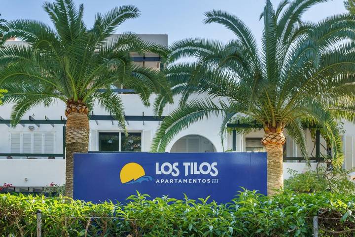 Apartmenthotel für 4 Personen, mit Balkon und Terrasse sowie Garten und Pool in Peguera
