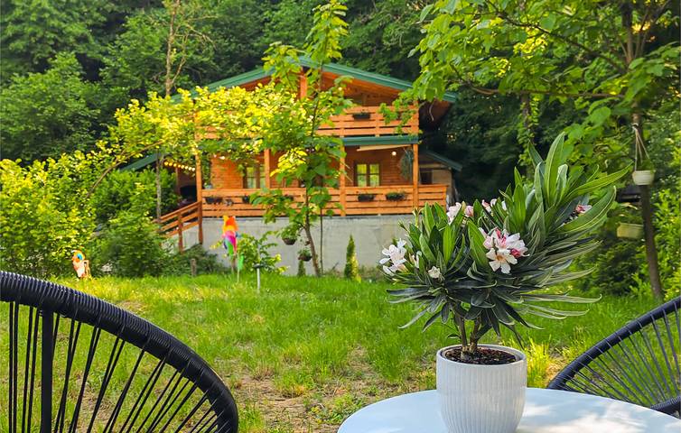 Geräumige 120 m² große Wohnung mit WLAN, Klimaanlage, Terrasse und Parkplatz in Zagreb und Umgebung