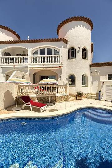 Chalet für 5 Personen, mit Terrasse und Seeblick in Empuriabrava