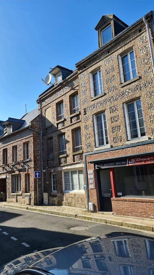 Appartement entier, One-Bedroom Apartment in Saint-Valery-en-Caux, Région de Dieppe