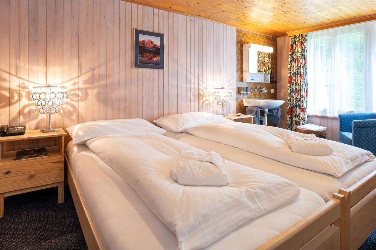 Basic Double or Twin Room with Shared Bathroom in Schwendi b. Grindelwald, Grindelwald