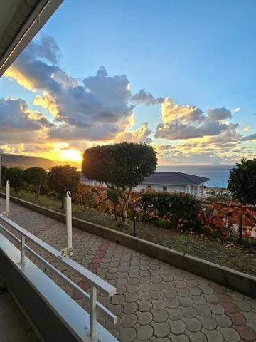 Gîte pour 4 personnes, avec vue ainsi que terrasse et jardin, animaux acceptés à Zambrone