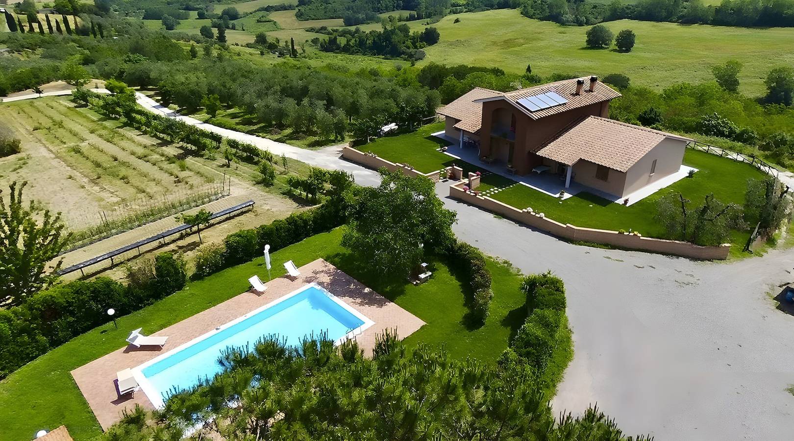 Entire apartment, Apartment 'Poggionovello-nord' with Private Pool, Wi-Fi and Air Conditioning in Peccioli, Pisa Province
