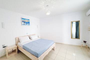 Apartment for 6 People in Firostefani, Thera, Photo 2