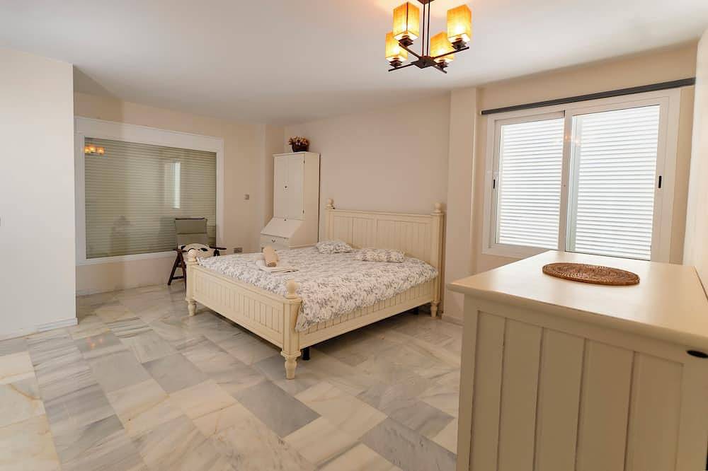 Villa Paraíso in Mojácar with pool for 14 guests – 7 bedrooms – 3.5 bathrooms in Mojácar, Costa de Almería