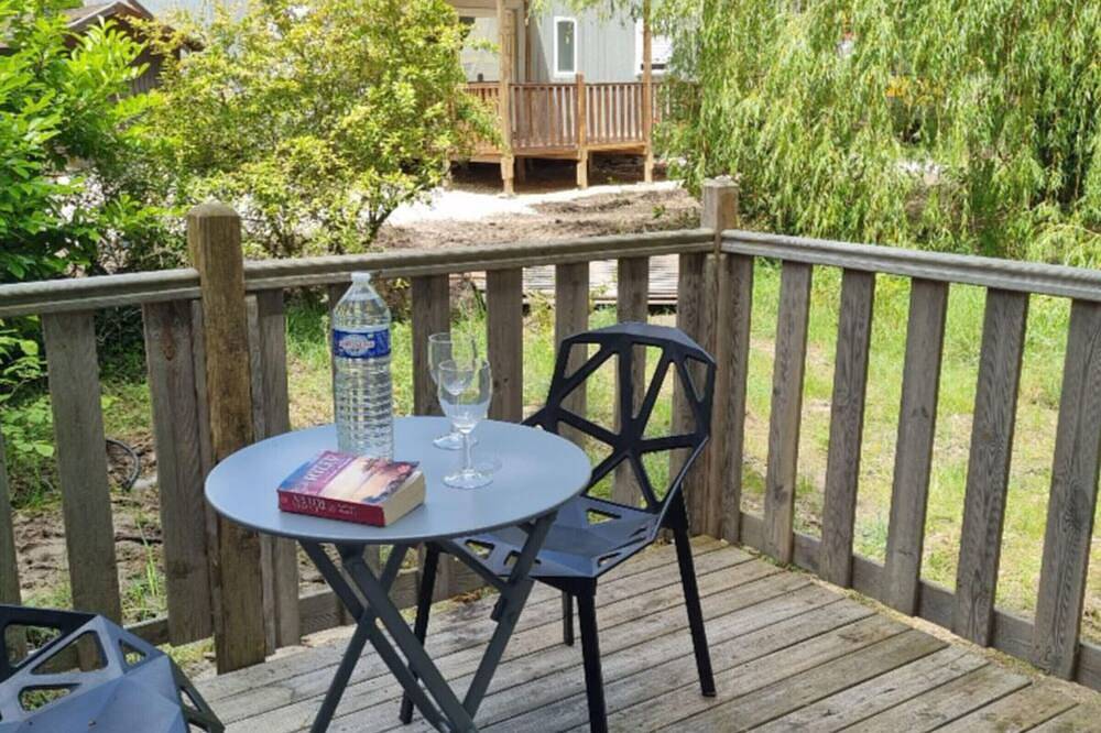 Mobil-home 32m² avec Terrasse - 4 personnes in Nibelle, Région de Pithiviers