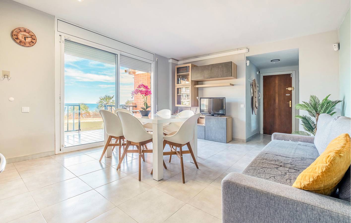 Apartamento de férias inteiro, Retiro à beira-mar com cozinha e ar condicionado - a 2 km da praia in Salou, Costa Dorada