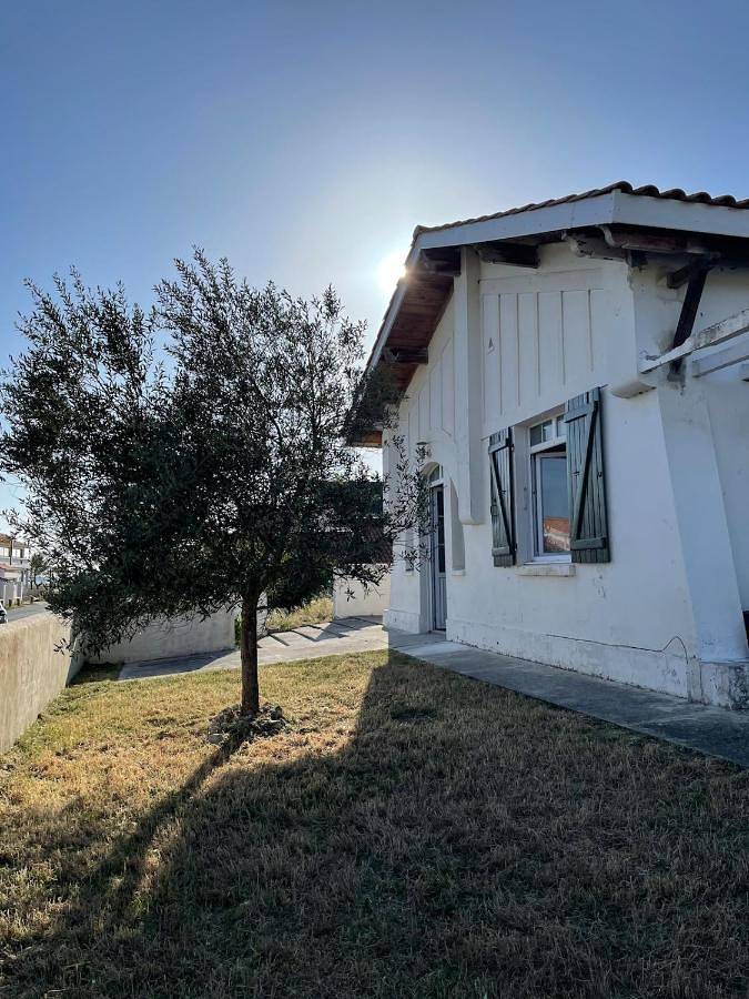 Location de vacances pour 8 personnes, avec Balcon et Terrasse ainsi que Jardin et Vue sur le lac dans Marennes-Plage - 2