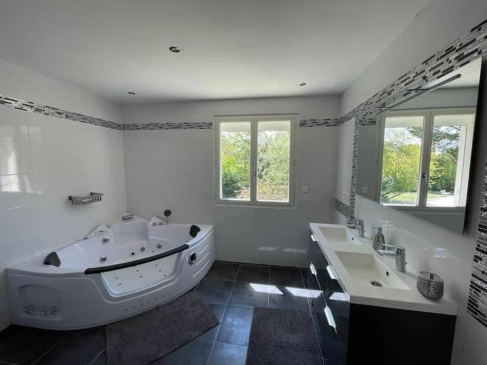 Location de vacances pour 8 personnes, avec jardin et jacuzzi à Fondettes - 3