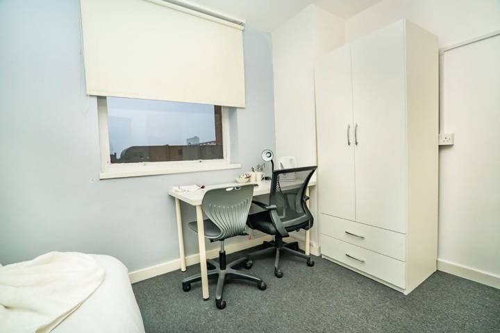 Appartement entier, 2 Budget En-Suite Rooms with Shared Kitchen in Coventry, Région de Birmingham