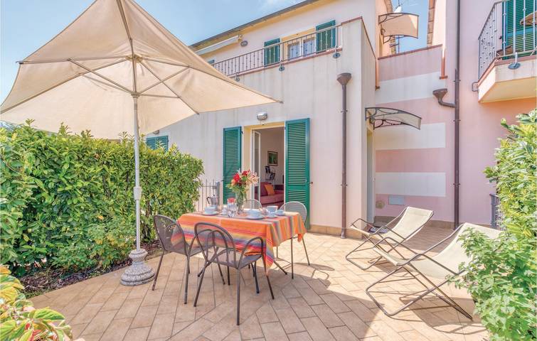 Appartamento intero, Appartamento sulla spiaggia con parcheggio, Internet e cucina. in San Bartolomeo al Mare (Città), San Bartolomeo al Mare