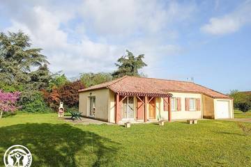 Gîte pour 6 personnes, avec jardin à Sauzet (Lot)
