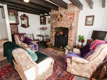 Log Cabin for 4 People in Llangollen, Denbighshire, Photo 4