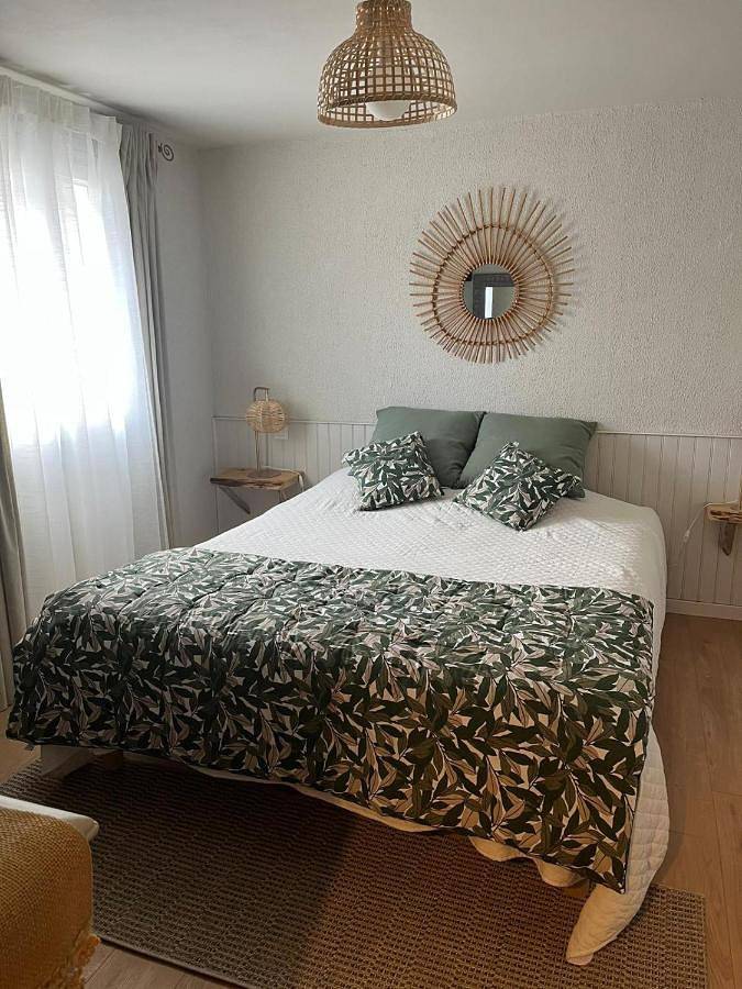 Chambre d’hôte pour 2 personnes, avec Terrasse ainsi que Jardin et Piscine