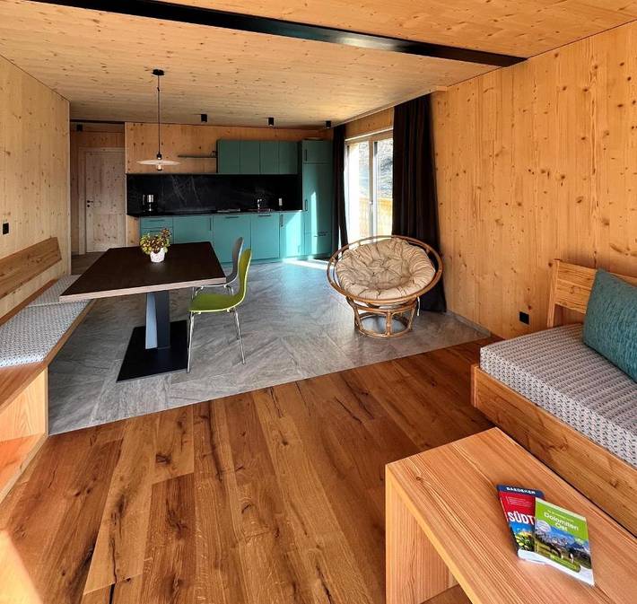 Ferienwohnung für 6 Personen, mit Balkon und Garten sowie Ausblick in Gais