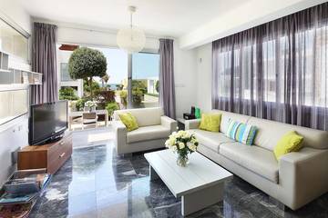 Villa for 4 People in Paphos, South Cyprus, Photo 4