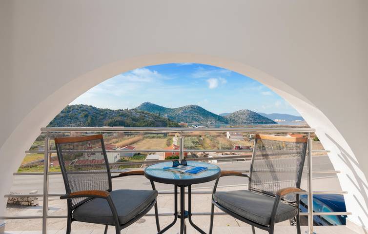 Ganze Ferienwohnung, Gemütliche Ferienwohnung mit Terrasse in der Nähe des Flusses Neretva – Parkplatz und WLAN inklusive in Rogotin, Dubrovnik-Neretva