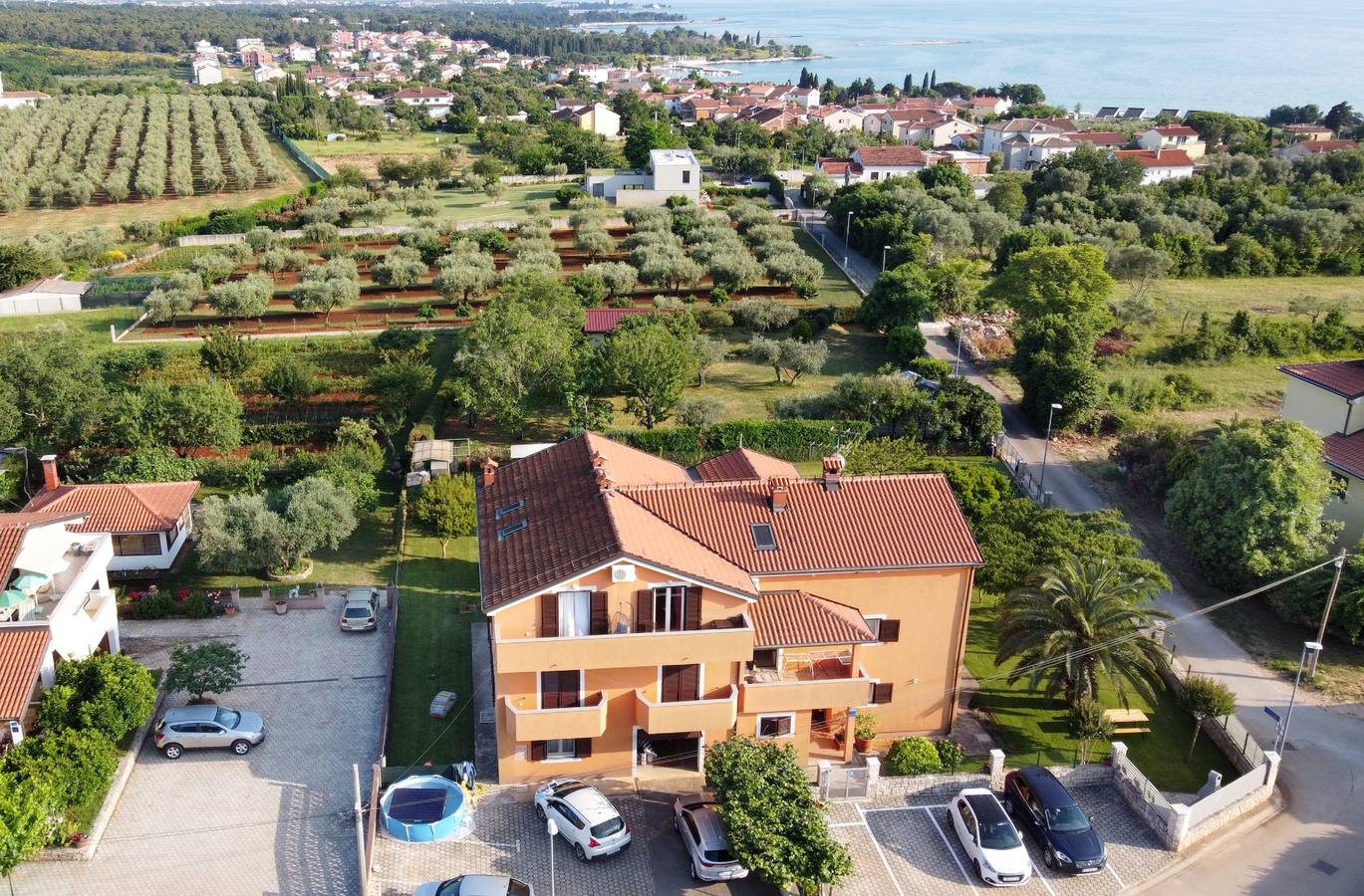 Ganze Wohnung, 1-Zimmer-Ferienwohnung mit Balkon und Meerblick Zambratija, Umag A-22485-c in Zambratija, Umag und Umgebung