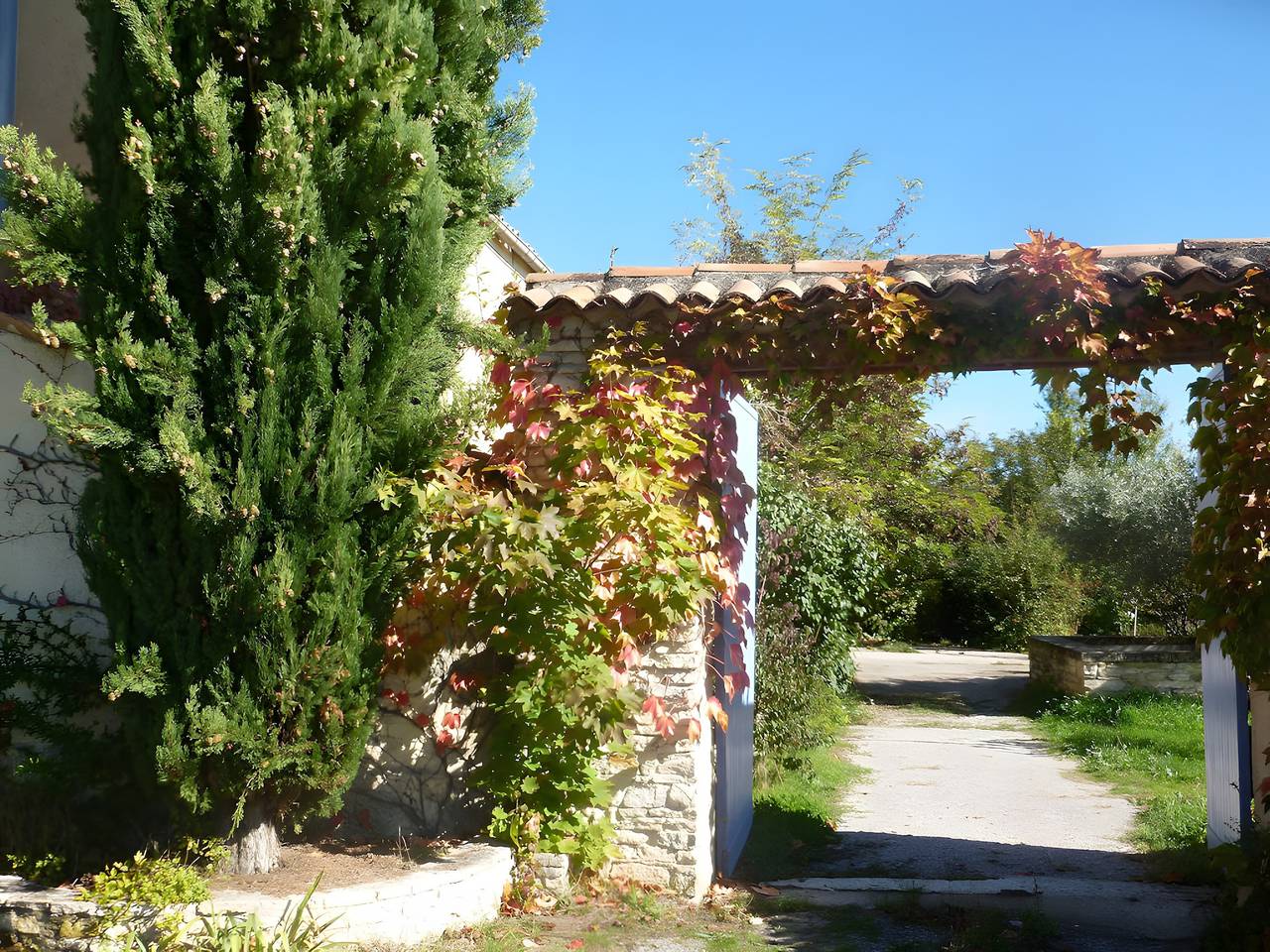 Chambre d'hôtes 'Chambre' avec terrasse privée, jardin commun et Wi-Fi in Saint-Étienne-les-Orgues, Région de Forcalquier