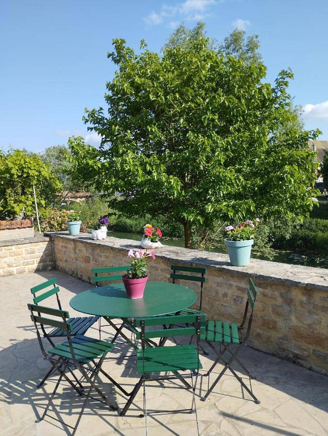 Location de vacances pour 8 personnes, avec jardin et vue, adapté aux familles à Verdun-sur-le-Doubs - 4