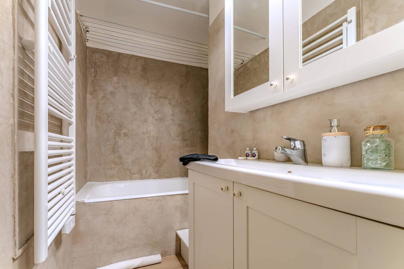 Entire apartment, Ski-In/Out Mountainapt w/Balcony in Méribel-Mottaret, Les Allues