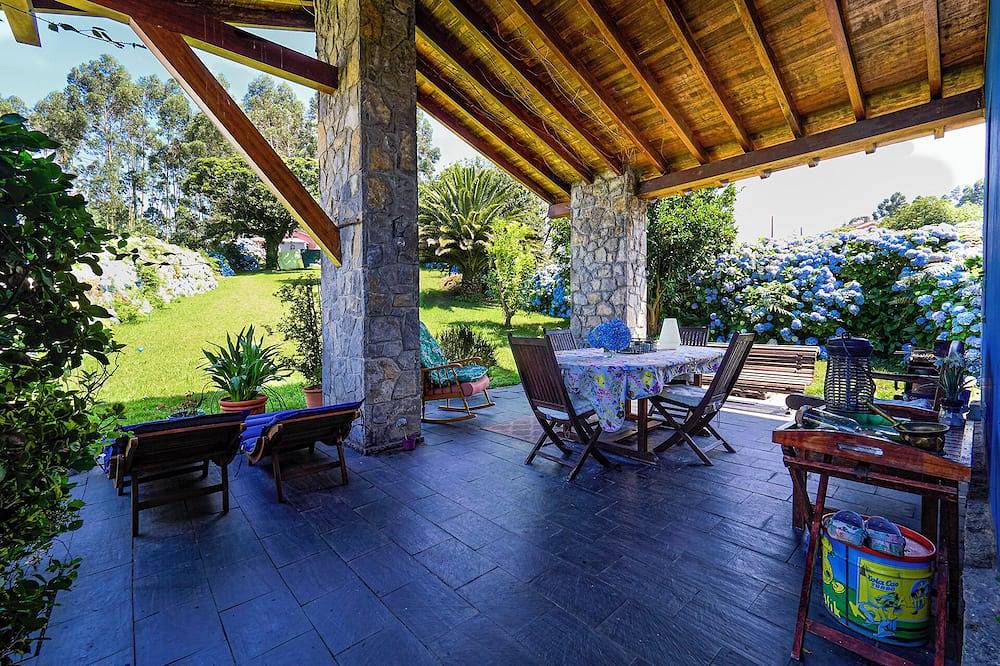 Lua's blue house: A magical place in Illas, Costa Verde (Spain)