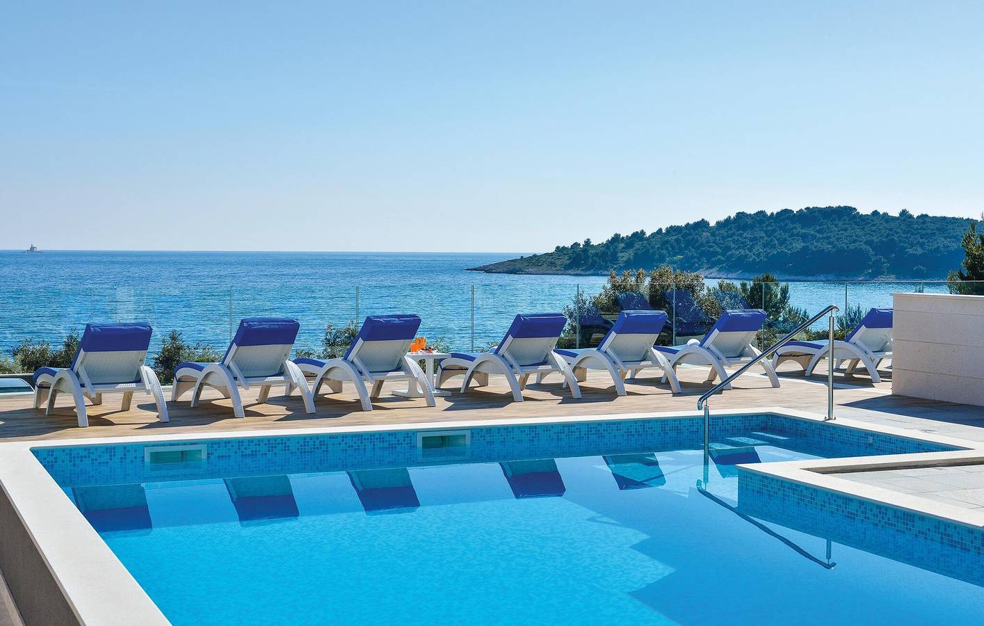 Apartamento vacacional entero, Apartamento de vacaciones para 2 personas con terraza in Rogoznica, Condado de Šibenik-Knin