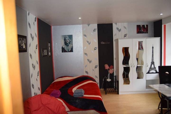 Gîte pour 2 personnes, avec Jardin et Piscine à Ban-de-Sapt - 3