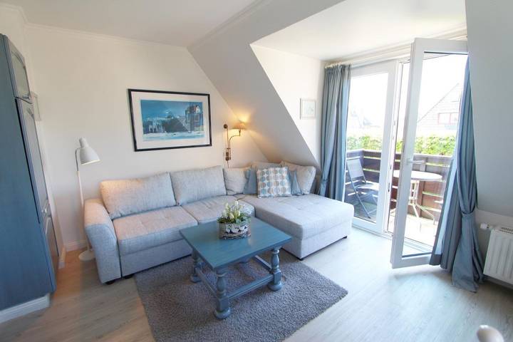 Ganze Wohnung, In nordischen Farbtönen gehaltenes Feriendomizil mit Schlafraum im Kajüten-Stil in Nordfriesische Inseln (Schleswig-Holstein) (Schleswig-Holstein), Wenningstedt