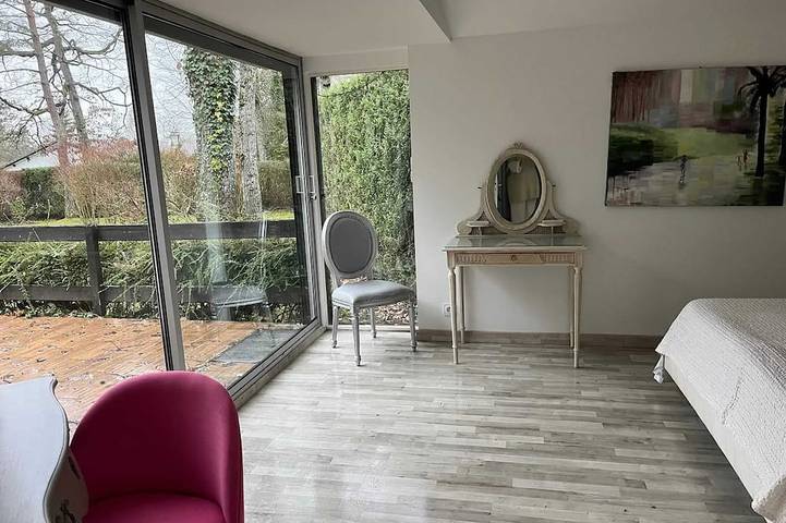 Location de vacances pour 14 personnes, avec jardin ainsi que sauna et piscine à Savigny-sur-Clairis - 2