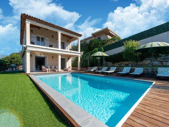 Villa pour 6 personnes, avec piscine et terrasse ainsi que jardin et jacuzzi à Saint-Laurent-du-Var