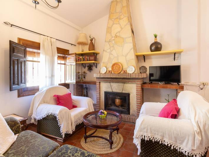 Andalusian rustic farmhouse with private pool and wifi in Nigüelas, Granada Province