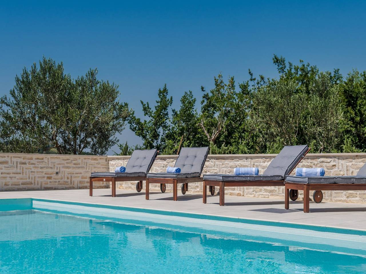 Villa Manda Korina - Three-Bedroom Villa with Private Pool in Klis, Split-Dalmatien