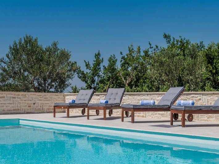 Villa für 5 Personen, mit Terrasse und Pool - 1