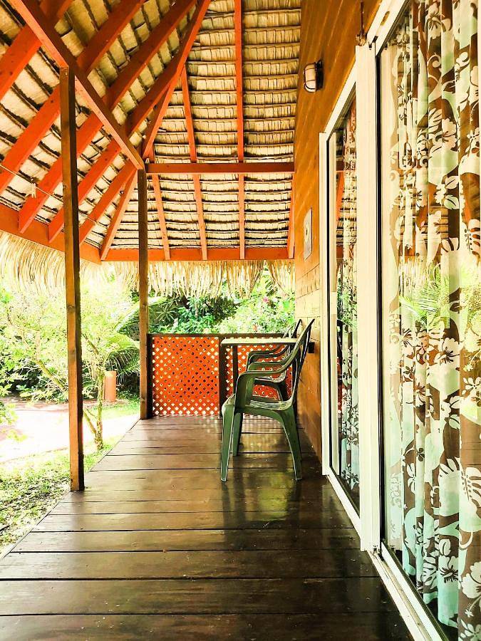 Gîte pour 2 personnes, avec jardin ainsi que piscine et terrasse dans Huahine - 2