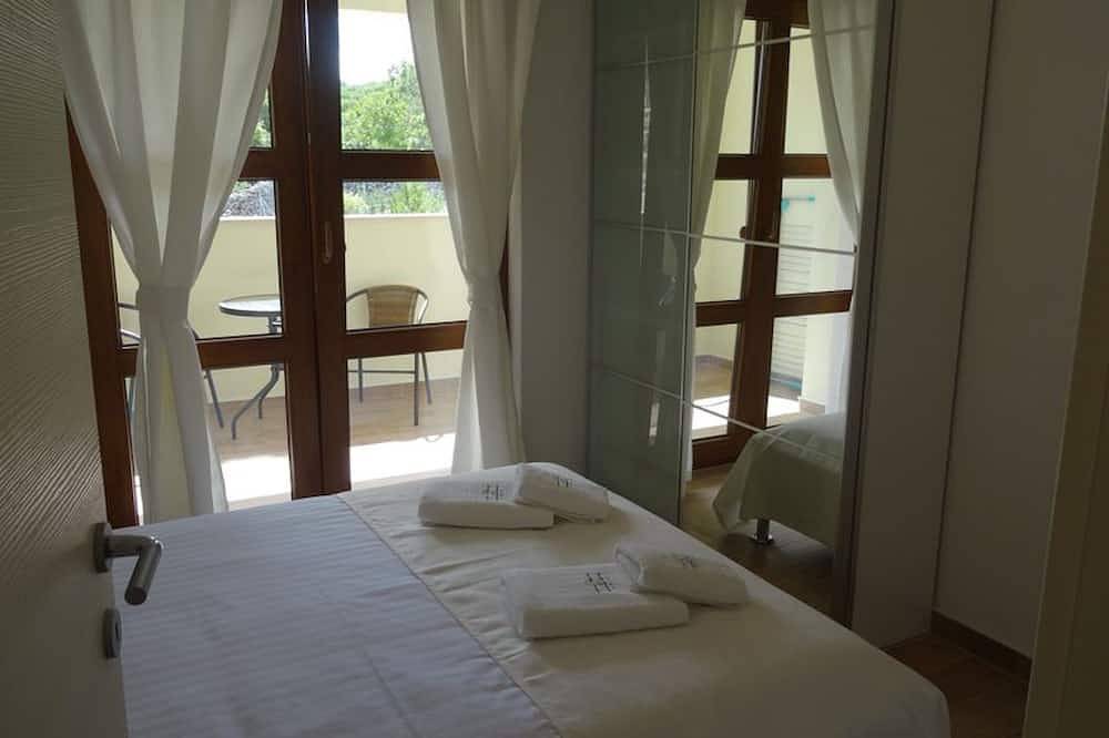Villa Anna (5*) : Steinhaus, Beheizter Pool, Whirlpool, 900m zum Meer in Krk Stadt, Krk