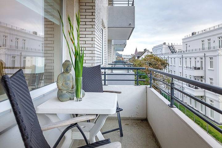 Ganze Wohnung, Haus Dünenburg, Elisabethstraße 9 - Diese freundlich eingerichtete 2-Zimmer-Wohnung befindet sich im 3 Og. mit Balkon (Süden) und Garage in Westerland, Sylt (Gemeinde)